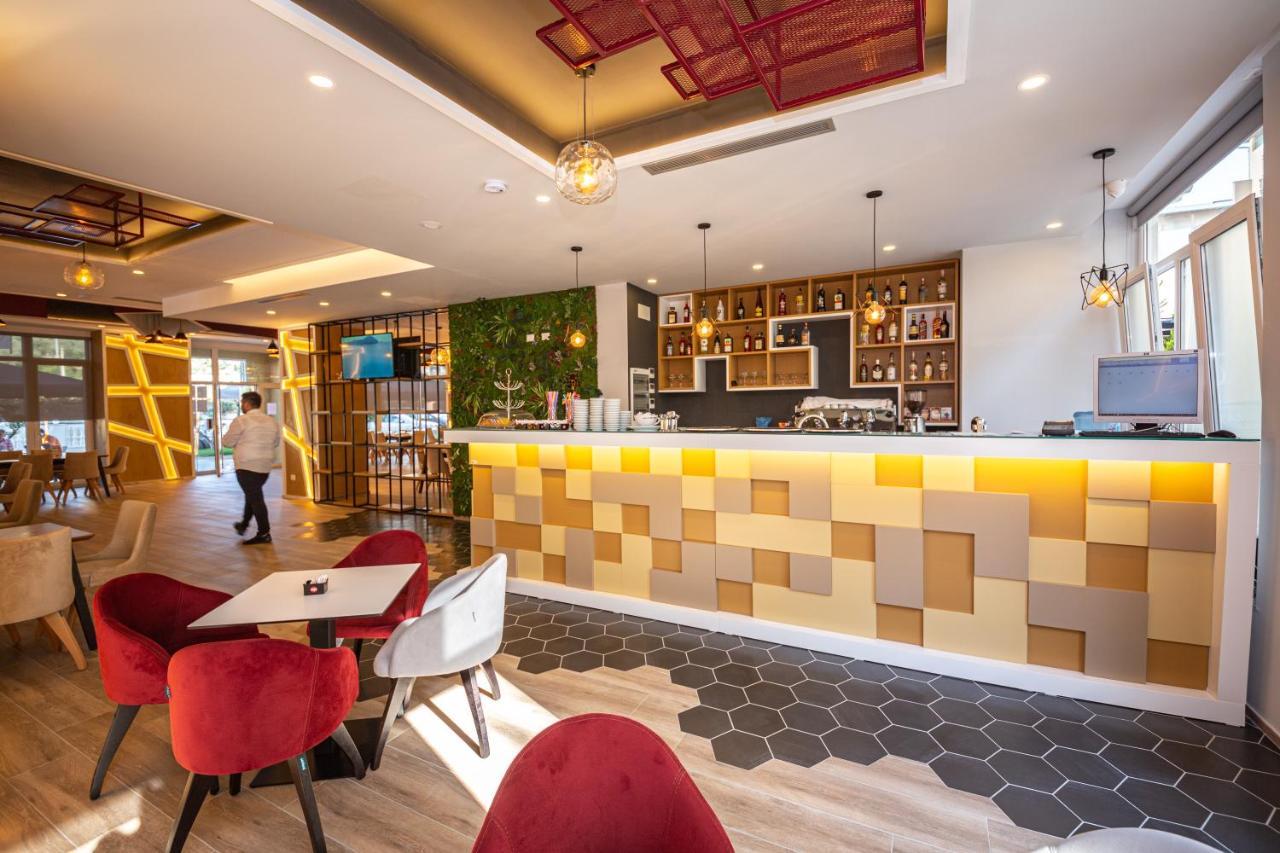 Ponari S Hotel Kryemedhej ภายนอก รูปภาพ