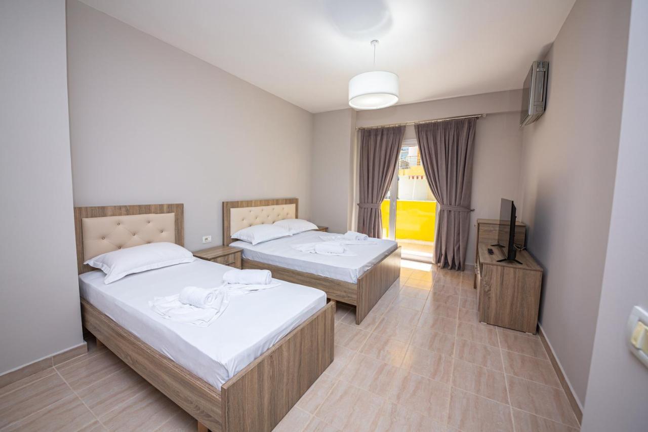 Ponari S Hotel Kryemedhej ภายนอก รูปภาพ